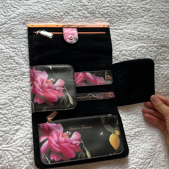 New gems and jewels pouch - Picture 6 of 10